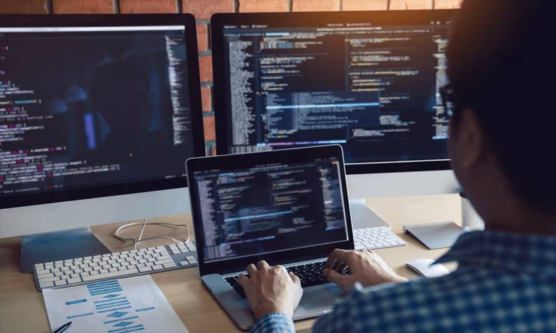 数据科学选型：R与Python如何赋能衡阳网站建设？